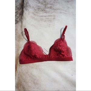 NWT Victoria’s Secret Lace Bralette